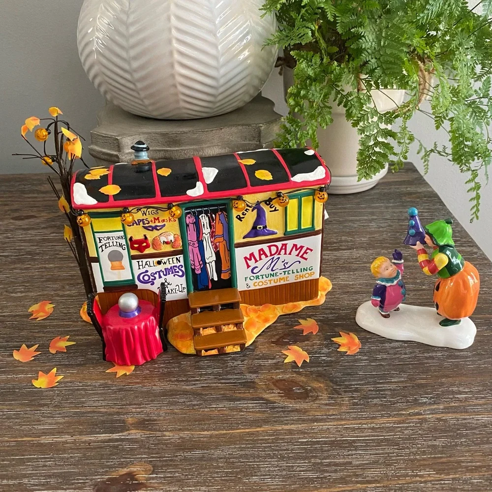 Dept‎ 56 Halloween ‘Costumes for Sale’ Retired Snow Village Lights Work w/Box